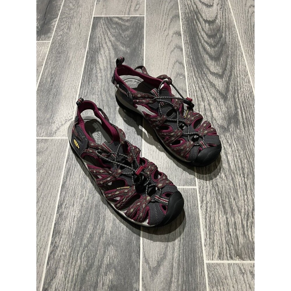 Keen Whisper Women’s 9  Water Hiking Sandal Shoes